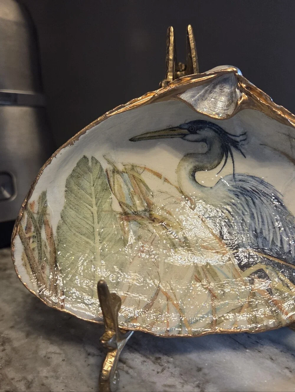 Handcrafted Large Clam Heron Design Shell - Picture 5 of 5